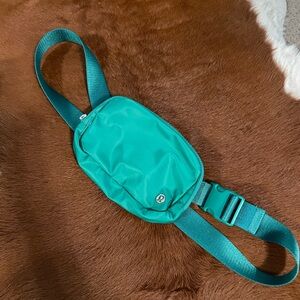 lululemon green belt bag